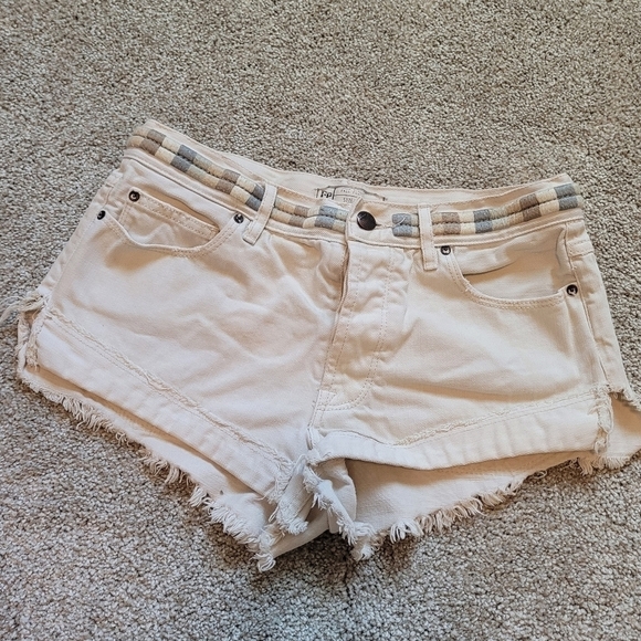 Free People Women's Embroidered Button Fly Shorts Size 25 - Picture 4 of 8